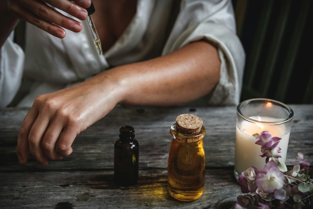 The Truth Behind the Castor Oil Belly Button Trend: What the Science Says